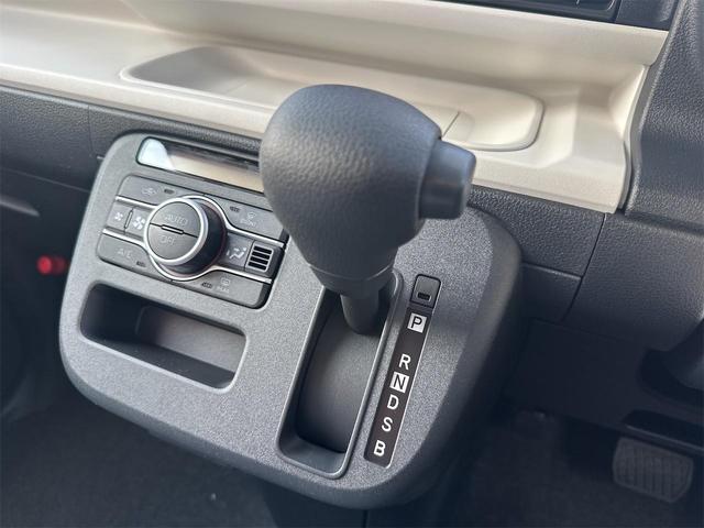 ムーヴキャンバス ストライプスＸ　バックカメラ　両側電動スライドドア　クリアランスソナー　衝突被害軽減システム　オートライト　スマートキー　アイドリングストップ　電動格納ミラー　ベンチシート　ＣＶＴ　盗難防止システム　ＡＢＳ　ＥＳＣ（33枚目）