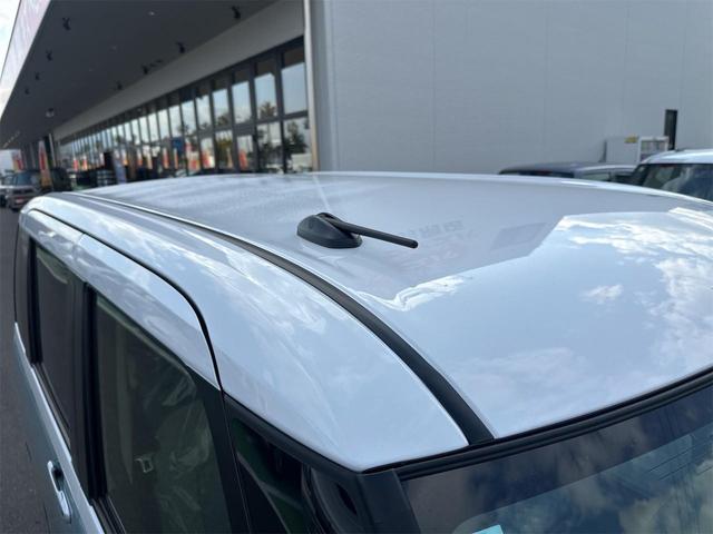 ムーヴキャンバス ストライプスＸ　バックカメラ　両側電動スライドドア　クリアランスソナー　衝突被害軽減システム　オートライト　スマートキー　アイドリングストップ　電動格納ミラー　ベンチシート　ＣＶＴ　盗難防止システム　ＡＢＳ　ＥＳＣ（18枚目）