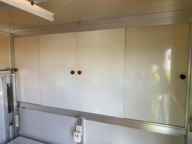 キャリイトラック ＫＣエアコン・パワステ　キッチンカー　冷蔵収納　作業台　シンク　ＡＴ　衝突被害軽減システム　レーンアシスト　アイドリングストップ　オートライト　ＥＳＣ　エアコン　運転席エアバッグ　助手席エアバッグ（40枚目）