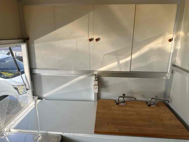 キャリイトラック ＫＣエアコン・パワステ　キッチンカー　冷蔵収納　作業台　シンク　ＡＴ　衝突被害軽減システム　レーンアシスト　アイドリングストップ　オートライト　ＥＳＣ　エアコン　運転席エアバッグ　助手席エアバッグ（43枚目）