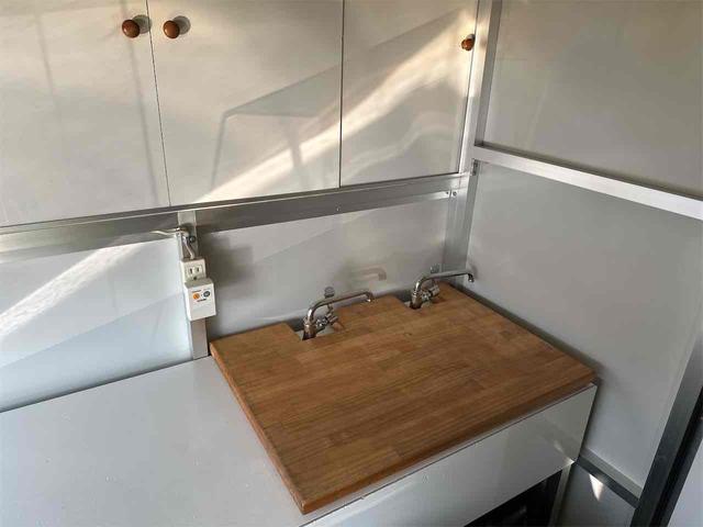 キャリイトラック ＫＣエアコン・パワステ　キッチンカー　冷蔵収納　作業台　シンク　ＡＴ　衝突被害軽減システム　レーンアシスト　アイドリングストップ　オートライト　ＥＳＣ　エアコン　運転席エアバッグ　助手席エアバッグ（53枚目）