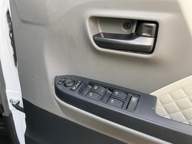 タント Ｘセレクション　ＥＴＣ　バックカメラ　両側スライド・片側電動　ナビ　ＴＶ　クリアランスソナー　衝突被害軽減システム　オートライト　スマートキー　アイドリングストップ　電動格納ミラー　シートヒーター　ベンチシート（11枚目）