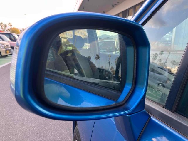 フリード Ｇ　ジャストセレクション　バックカメラ　ナビ　ＴＶ　両側スライド・片側電動　オートライト　ＨＩＤ　キーレスエントリー　電動格納ミラー　３列シート　ＣＶＴ　ＣＤ　ＤＶＤ再生　衝突安全ボディ　ＡＢＳ　エアコン　パワーステアリング（46枚目）