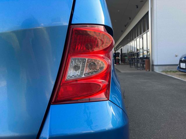 フリード Ｇ　ジャストセレクション　バックカメラ　ナビ　ＴＶ　両側スライド・片側電動　オートライト　ＨＩＤ　キーレスエントリー　電動格納ミラー　３列シート　ＣＶＴ　ＣＤ　ＤＶＤ再生　衝突安全ボディ　ＡＢＳ　エアコン　パワーステアリング（50枚目）