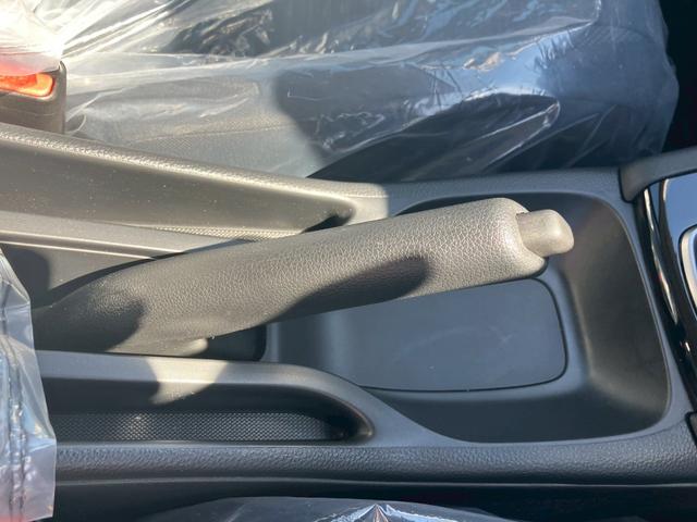 ＷＲ－Ｖ Ｘ　バックカメラ　クリアランスソナー　オートクルーズコントロール　レーンアシスト　衝突被害軽減システム　オートライト　ＬＥＤヘッドランプ　スマートキー　電動格納ミラー　ＣＶＴ　盗難防止システム　ＵＳＢ（3枚目）