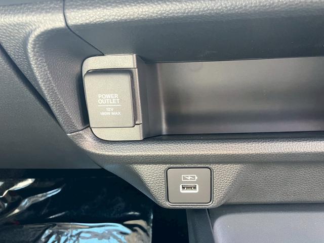 ＷＲ－Ｖ Ｘ　バックカメラ　クリアランスソナー　オートクルーズコントロール　レーンアシスト　衝突被害軽減システム　オートライト　ＬＥＤヘッドランプ　スマートキー　電動格納ミラー　ＣＶＴ　盗難防止システム　ＵＳＢ（29枚目）