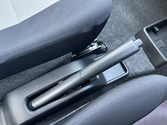 ミライース Ｌ　ＳＡＩＩＩ　バックカメラ　クリアランスソナー　衝突被害軽減システム　オートマチックハイビーム　オートライト　キーレスエントリー　アイドリングストップ　ＣＶＴ　盗難防止システム　ＡＢＳ　ＥＳＣ　衝突安全ボディ（8枚目）