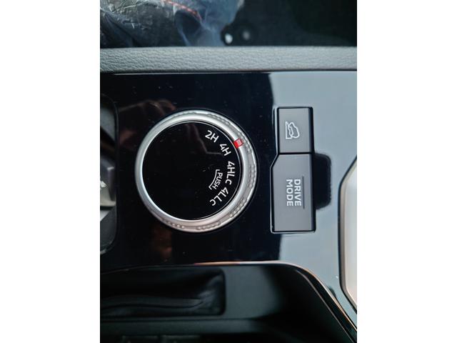 トライトン GSR 4WD AT 衝突被害軽減システム クリアランスソナー オートクルーズコントロール レーンアシスト ナビ TV 全周囲カメラ スマートキー アイドリングストップ 電動格納ミラー(5枚目)