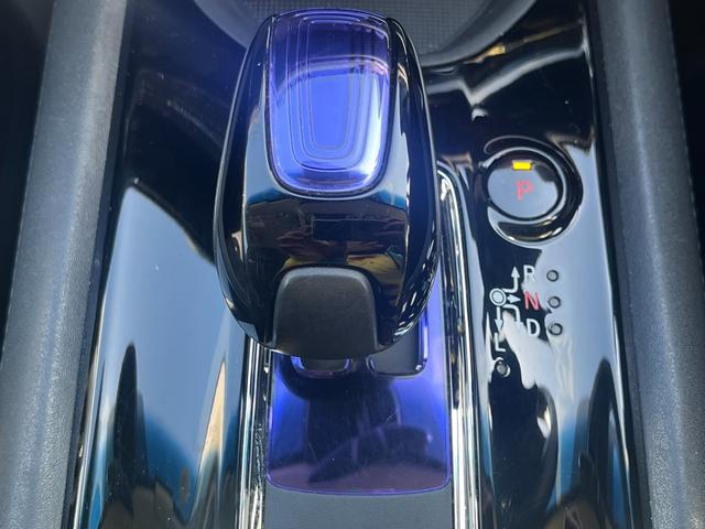 ヴェゼル ハイブリッドZ ETC バックカメラ オートクルーズコントロール 衝突被害軽減システム ナビ TV オートライト LEDヘッドランプ アルミホイール スマートキー 電動格納ミラー シートヒーター AT(7枚目)