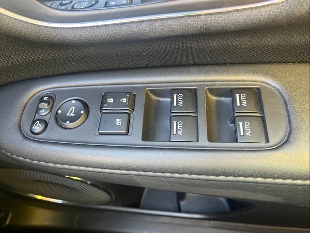 ヴェゼル ハイブリッドZ ETC バックカメラ オートクルーズコントロール 衝突被害軽減システム ナビ TV オートライト LEDヘッドランプ アルミホイール スマートキー 電動格納ミラー シートヒーター AT(11枚目)