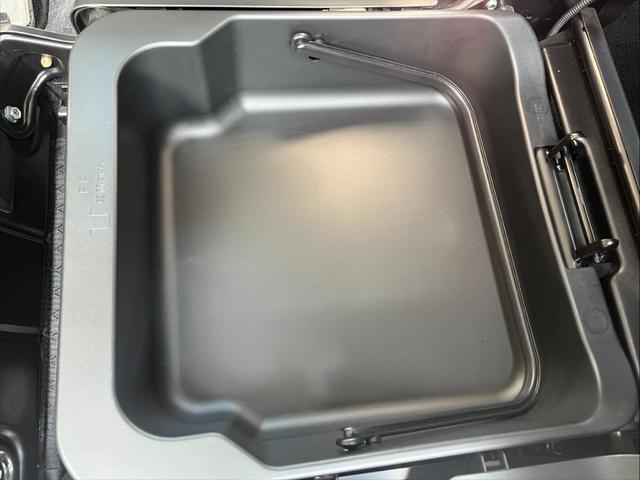 スペーシアカスタム ハイブリッドＸＳターボ　ドライブレコーダー　ＥＴＣ　全周囲カメラ　両側電動スライドドア　ナビ　ＴＶ　クリアランスソナー　オートクルーズコントロール　レーンアシスト　衝突被害軽減システム　オートライト　ＬＥＤヘッドランプ（32枚目）