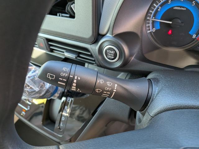 デイズ Ｘ　全周囲カメラ　クリアランスソナー　衝突被害軽減システム　オートライト　スマートキー　アイドリングストップ　電動格納ミラー　ベンチシート　ＣＶＴ　盗難防止システム　ＡＢＳ　ＥＳＣ　アルミホイール（7枚目）