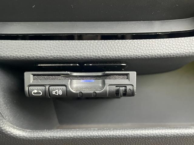 アルトラパン ＸＬ　ＥＴＣ　バックカメラ　ナビ　スマートキー　アイドリングストップ　電動格納ミラー　シートヒーター　ベンチシート　ＣＶＴ　盗難防止システム　ＡＢＳ　ＣＤ　アルミホイール　衝突安全ボディ　エアコン（10枚目）