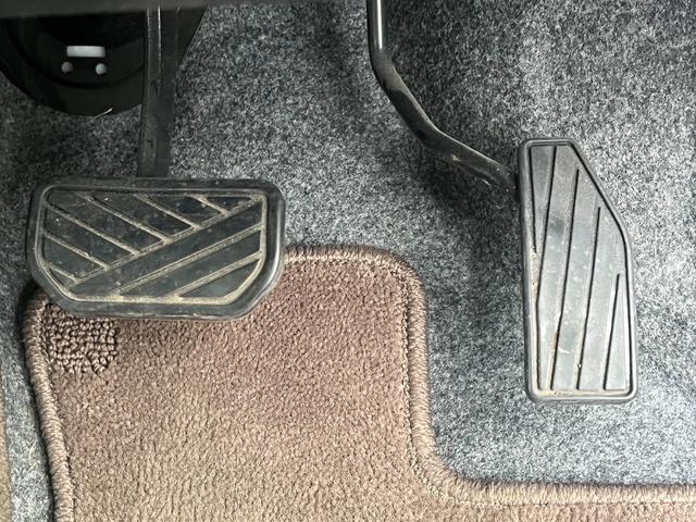 アルトラパン ＸＬ　ＥＴＣ　バックカメラ　ナビ　スマートキー　アイドリングストップ　電動格納ミラー　シートヒーター　ベンチシート　ＣＶＴ　盗難防止システム　ＡＢＳ　ＣＤ　アルミホイール　衝突安全ボディ　エアコン（34枚目）