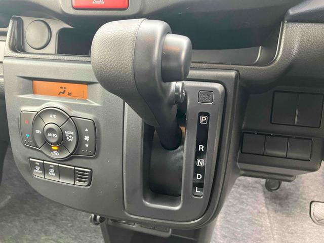 アルト L クリアランスソナー レーンアシスト 衝突被害軽減システム オートライト キーレスエントリー アイドリングストップ 電動格納ミラー シートヒーター CVT 盗難防止システム ABS ESC(6枚目)