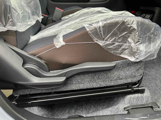 アルト L クリアランスソナー レーンアシスト 衝突被害軽減システム オートライト キーレスエントリー アイドリングストップ 電動格納ミラー シートヒーター CVT 盗難防止システム ABS ESC(34枚目)