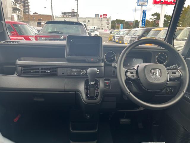 Ｎ－ＢＯＸカスタム ブラックスタイル　両側電動スライドドア　クリアランスソナー　オートクルーズコントロール　衝突被害軽減システム　オートライト　ＬＥＤヘッドランプ　スマートキー　アイドリングストップ　電動格納ミラー　シートヒーター（2枚目）