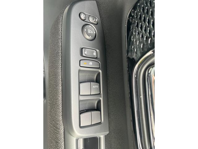 Ｎ－ＢＯＸカスタム ブラックスタイル　両側電動スライドドア　クリアランスソナー　オートクルーズコントロール　衝突被害軽減システム　オートライト　ＬＥＤヘッドランプ　スマートキー　アイドリングストップ　電動格納ミラー　シートヒーター（33枚目）