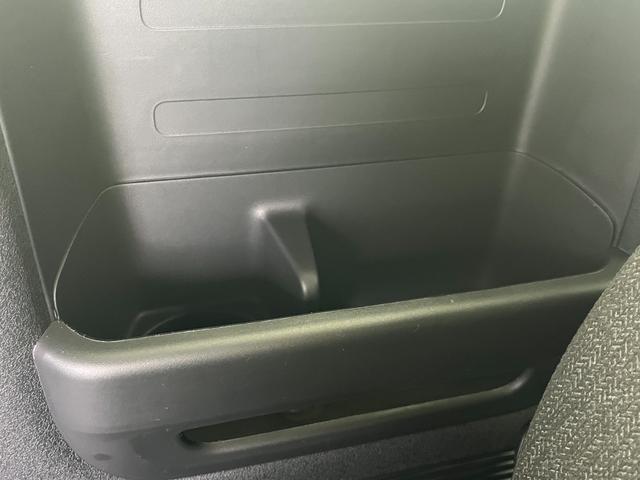 Ｎ－ＢＯＸカスタム ブラックスタイル　両側電動スライドドア　クリアランスソナー　オートクルーズコントロール　衝突被害軽減システム　オートライト　ＬＥＤヘッドランプ　スマートキー　アイドリングストップ　電動格納ミラー　シートヒーター（38枚目）