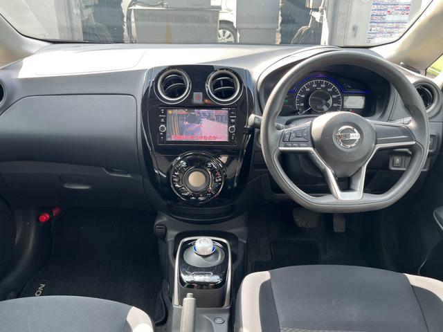 ノート ｅ－パワー　Ｘ　ＥＴＣ　全周囲カメラ　ナビ　ＴＶ　クリアランスソナー　レーンアシスト　衝突被害軽減システム　オートライト　スマートキー　電動格納ミラー　ＣＶＴ　盗難防止システム　衝突安全ボディ　ＡＢＳ　ＥＳＣ（2枚目）