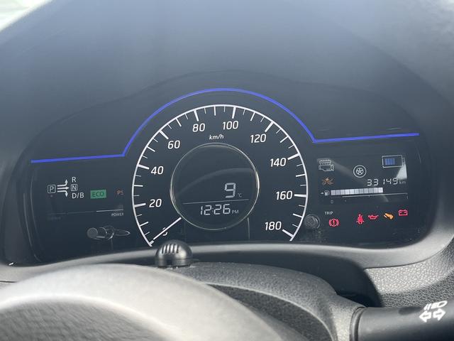 ノート ｅ－パワー　Ｘ　ＥＴＣ　全周囲カメラ　ナビ　ＴＶ　クリアランスソナー　レーンアシスト　衝突被害軽減システム　オートライト　スマートキー　電動格納ミラー　ＣＶＴ　盗難防止システム　衝突安全ボディ　ＡＢＳ　ＥＳＣ（27枚目）