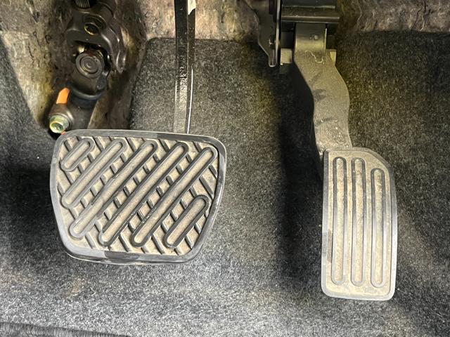 ノート ｅ－パワー　Ｘ　ＥＴＣ　全周囲カメラ　ナビ　ＴＶ　クリアランスソナー　レーンアシスト　衝突被害軽減システム　オートライト　スマートキー　電動格納ミラー　ＣＶＴ　盗難防止システム　衝突安全ボディ　ＡＢＳ　ＥＳＣ（28枚目）