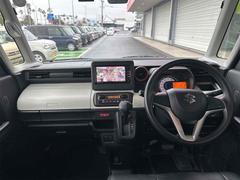 毎回座るフロントシート。運転席は必ず使用する部分ですので、座り心地が重要です！ 2