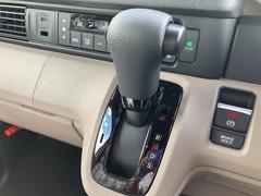 必ず使用するシフトレバー。確りと確認したいですね。 5