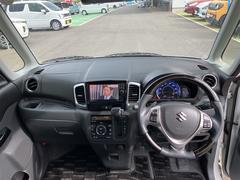 毎回座るフロントシート。運転席は必ず使用する部分ですので、座り心地が重要です！ 2