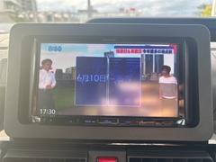 ＴＶ付きの車となっております。送迎時の待ち時間などとてもお役に立ちます。 5