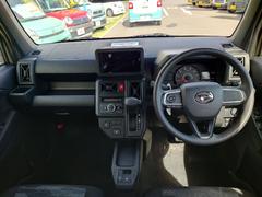車を運転する際には運転席の存在は欠かせません。なのでしっかりとチェックしたいポイントですね。 2