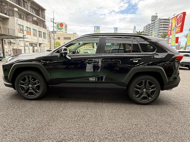 ＲＡＶ４ ハイブリッドアドベンチャー　４ＷＤ　バックカメラ　クリアランスソナー　オートクルーズコントロール　レーンアシスト　パワーシート　衝突被害軽減システム　ＴＶ　オートマチックハイビーム　オートライト　ＬＥＤヘッドランプ（17枚目）