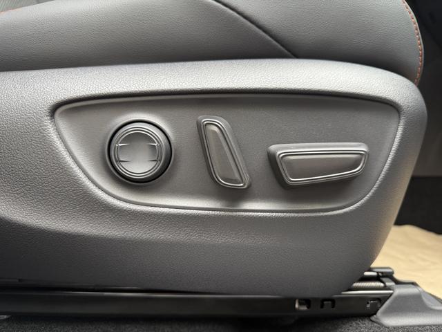 ＲＡＶ４ ハイブリッドアドベンチャー　４ＷＤ　バックカメラ　クリアランスソナー　オートクルーズコントロール　レーンアシスト　パワーシート　衝突被害軽減システム　ＴＶ　オートマチックハイビーム　オートライト　ＬＥＤヘッドランプ（33枚目）