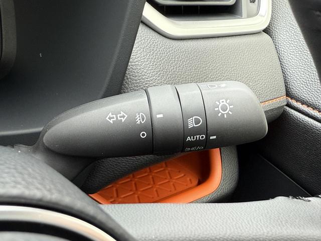 ＲＡＶ４ ハイブリッドアドベンチャー　４ＷＤ　バックカメラ　クリアランスソナー　オートクルーズコントロール　レーンアシスト　パワーシート　衝突被害軽減システム　ＴＶ　オートマチックハイビーム　オートライト　ＬＥＤヘッドランプ（34枚目）
