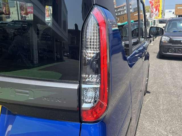 デリカミニ Ｇ　プレミアム　全周囲カメラ　両側電動スライドドア　オートクルーズコントロール　レーンアシスト　衝突被害軽減システム　オートライト　ＬＥＤヘッドランプ　スマートキー　アイドリングストップ　電動格納ミラー（55枚目）