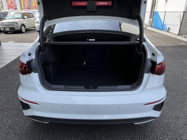 Ａ３セダン ３０ＴＦＳＩ　Ｓライン　ドライブレコーダー　クリアランスソナー　パークアシスト　バックカメラ　ナビ　アルミホイール　ＡＴ　シートヒーター　スマートキー　アイドリングストップ　電動格納ミラー　ＵＳＢ　ＥＳＣ　エアコン（19枚目）