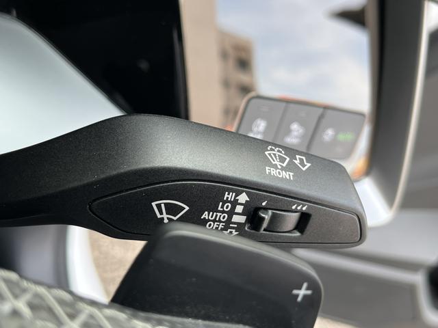 Ａ３セダン ３０ＴＦＳＩ　Ｓライン　ドライブレコーダー　クリアランスソナー　パークアシスト　バックカメラ　ナビ　アルミホイール　ＡＴ　シートヒーター　スマートキー　アイドリングストップ　電動格納ミラー　ＵＳＢ　ＥＳＣ　エアコン（27枚目）