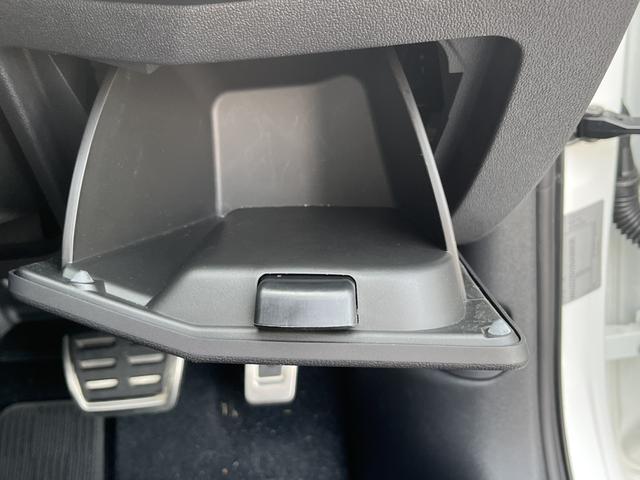 Ａ３セダン ３０ＴＦＳＩ　Ｓライン　ドライブレコーダー　クリアランスソナー　パークアシスト　バックカメラ　ナビ　アルミホイール　ＡＴ　シートヒーター　スマートキー　アイドリングストップ　電動格納ミラー　ＵＳＢ　ＥＳＣ　エアコン（31枚目）