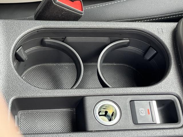 Ａ３セダン ３０ＴＦＳＩ　Ｓライン　ドライブレコーダー　クリアランスソナー　パークアシスト　バックカメラ　ナビ　アルミホイール　ＡＴ　シートヒーター　スマートキー　アイドリングストップ　電動格納ミラー　ＵＳＢ　ＥＳＣ　エアコン（43枚目）