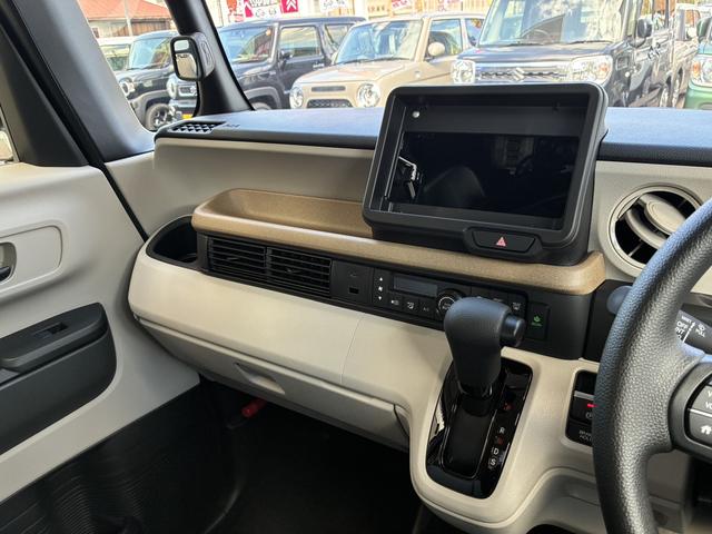 Ｎ－ＢＯＸ ベースグレード　バックカメラ　両側スライド・片側電動　クリアランスソナー　オートクルーズコントロール　レーンアシスト　衝突被害軽減システム　オートライト　ＬＥＤヘッドランプ　スマートキー　アイドリングストップ（12枚目）