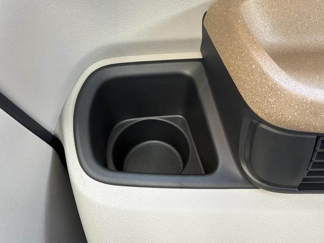 Ｎ－ＢＯＸ ベースグレード　バックカメラ　両側スライド・片側電動　クリアランスソナー　オートクルーズコントロール　レーンアシスト　衝突被害軽減システム　オートライト　ＬＥＤヘッドランプ　スマートキー　アイドリングストップ（43枚目）