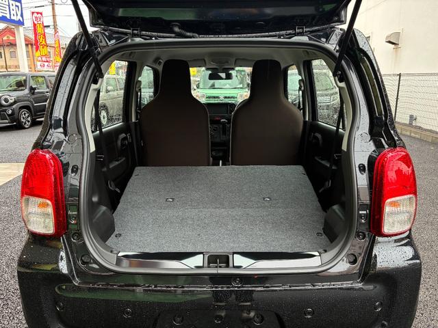 アルト L クリアランスソナー レーンアシスト 衝突被害軽減システム オートライト キーレスエントリー アイドリングストップ 電動格納ミラー シートヒーター CVT 盗難防止システム ABS ESC(11枚目)