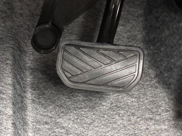 アルト L クリアランスソナー レーンアシスト 衝突被害軽減システム オートライト キーレスエントリー アイドリングストップ 電動格納ミラー シートヒーター CVT 盗難防止システム ABS ESC(25枚目)