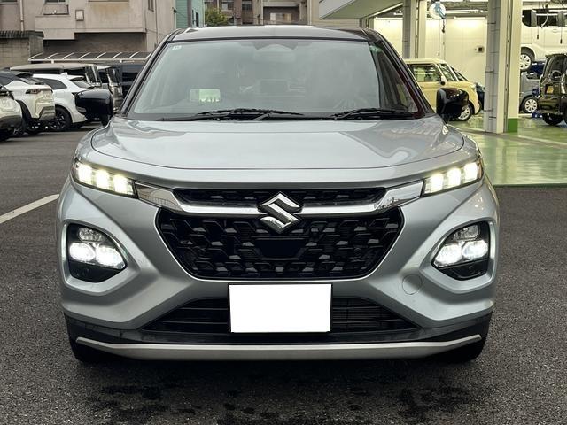 フロンクス ベースグレード 全周囲カメラ クリアランスソナー オートクルーズコントロール レーンアシスト 衝突被害軽減システム ナビ TV オートライト LEDヘッドランプ アルミホイール スマートキー アイドリングストップ(2枚目)