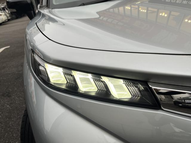 フロンクス ベースグレード 全周囲カメラ クリアランスソナー オートクルーズコントロール レーンアシスト 衝突被害軽減システム ナビ TV オートライト LEDヘッドランプ アルミホイール スマートキー アイドリングストップ(17枚目)