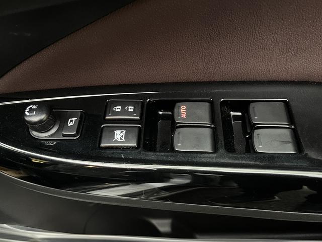 フロンクス ベースグレード 全周囲カメラ クリアランスソナー オートクルーズコントロール レーンアシスト 衝突被害軽減システム ナビ TV オートライト LEDヘッドランプ アルミホイール スマートキー アイドリングストップ(28枚目)