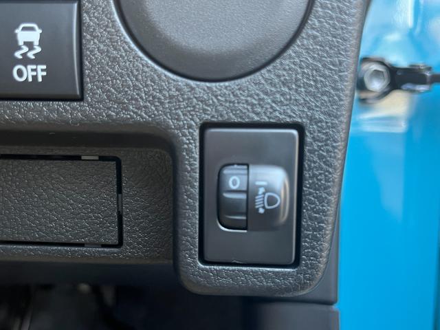 アルト A クリアランスソナー レーンアシスト 衝突被害軽減システム オートライト アイドリングストップ CVT 盗難防止システム ABS ESC 衝突安全ボディ エアコン パワーステアリング パワーウィンドウ(22枚目)