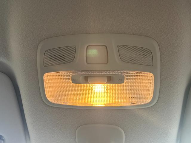 アルト A クリアランスソナー レーンアシスト 衝突被害軽減システム オートライト アイドリングストップ CVT 盗難防止システム ABS ESC 衝突安全ボディ エアコン パワーステアリング パワーウィンドウ(41枚目)