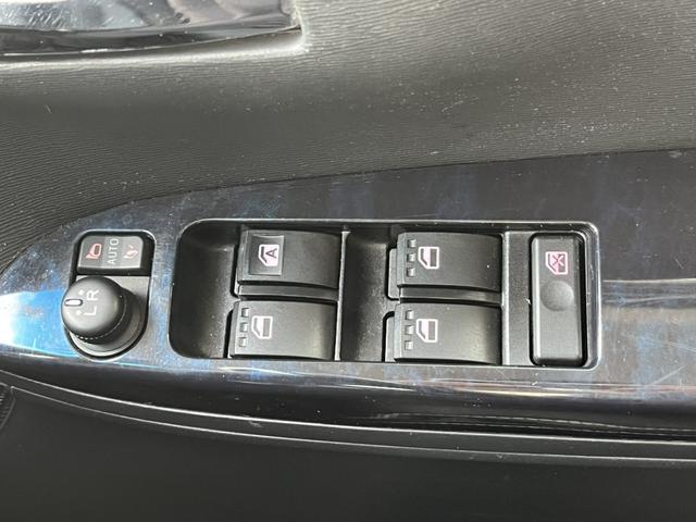 タント カスタムＲＳ　トップエディションＳＡＩＩ　ＥＴＣ　バックカメラ　両側電動スライドドア　ナビ　クリアランスソナー　衝突被害軽減システム　オートライト　ＬＥＤヘッドランプ　スマートキー　アイドリングストップ　電動格納ミラー　ベンチシート　ＣＶＴ（13枚目）