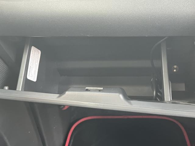 タント カスタムＲＳ　トップエディションＳＡＩＩ　ＥＴＣ　バックカメラ　両側電動スライドドア　ナビ　クリアランスソナー　衝突被害軽減システム　オートライト　ＬＥＤヘッドランプ　スマートキー　アイドリングストップ　電動格納ミラー　ベンチシート　ＣＶＴ（27枚目）